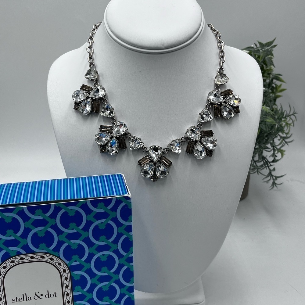 Stunning Stella & Dot Lila Crystal Rhinestone Statement Bib Necklace